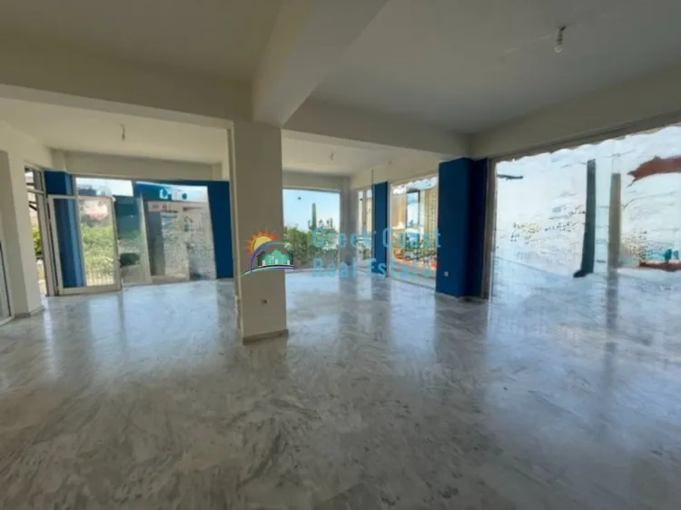 Shop 150m²  - 4