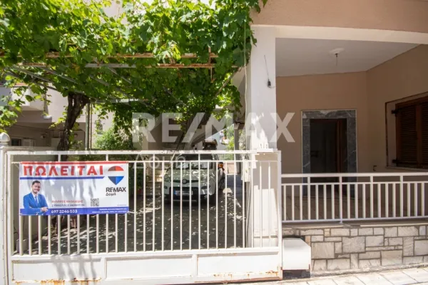 Αυτόνομο κτήριο κατοικιών 225τ.μ.  - 4