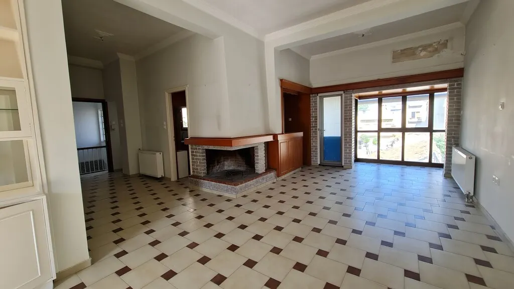Αυτόνομο κτήριο κατοικιών 419τ.μ.  - 2