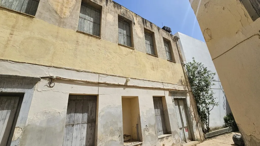 Αυτόνομο κτήριο κατοικιών 354τ.μ.  - 2