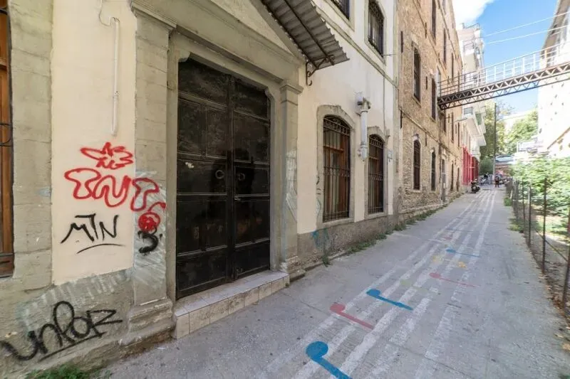 Αυτόνομο κτήριο κατοικιών 830τ.μ.  - 2