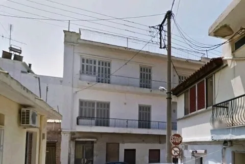 Αυτόνομο κτήριο κατοικιών 300τ.μ.  - 2