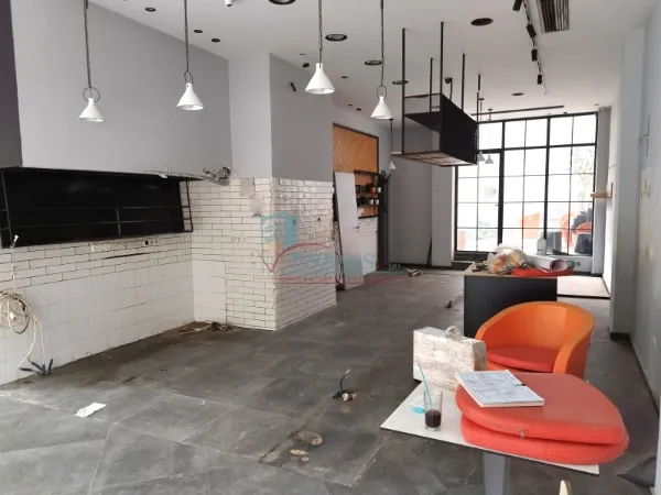 Shop 150m²  - 4