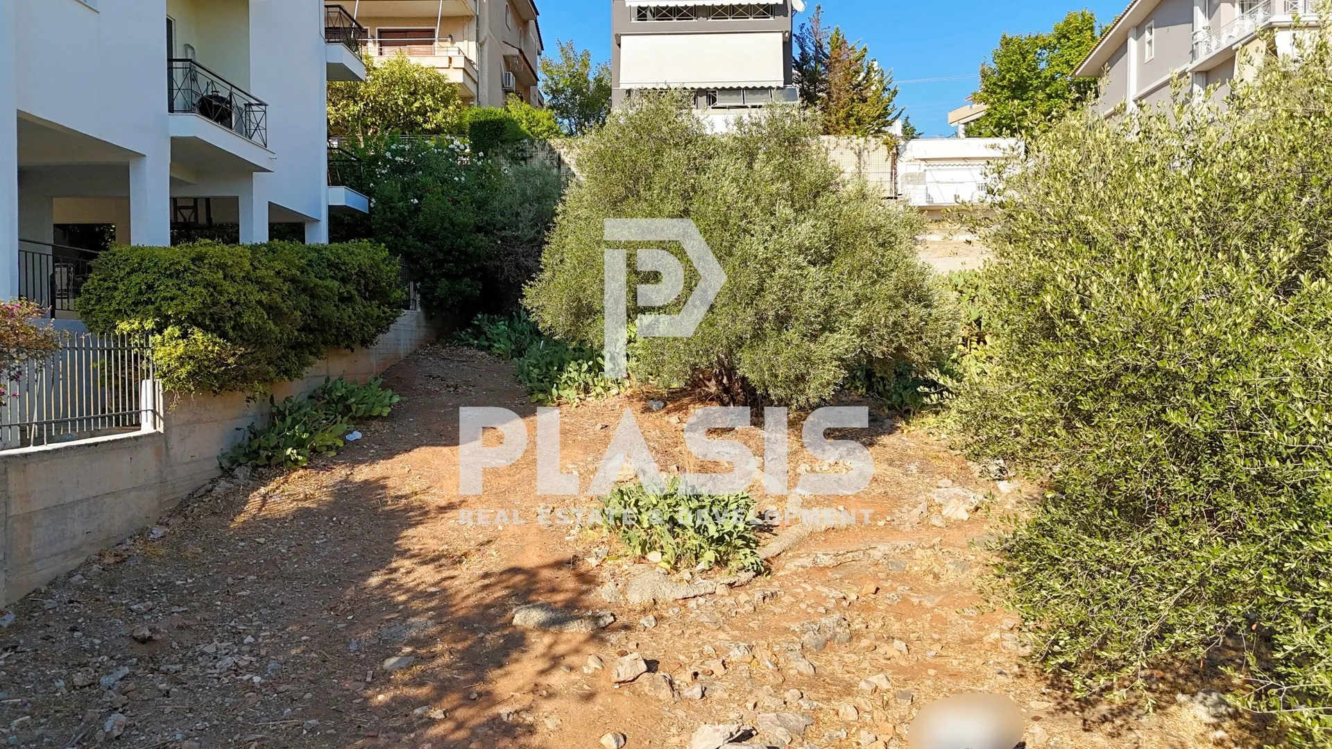 Plot 351m²  - 3