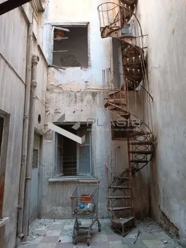Αυτόνομο κτήριο κατοικιών 215τ.μ.  - 2