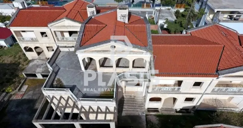 Standalone residential building 1300m²  - 2