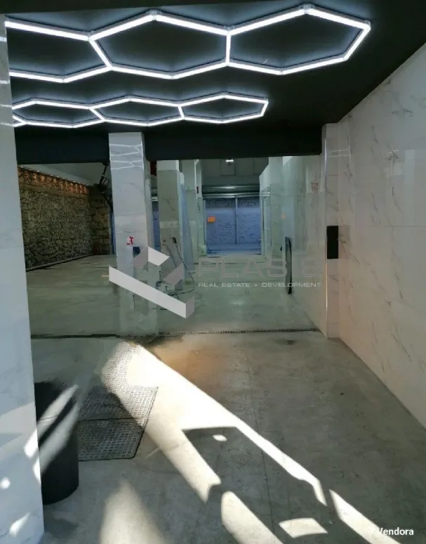 Shop 300m²  - 4