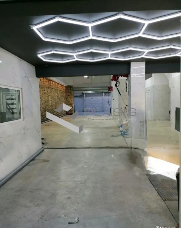 Shop 300m²  - 5