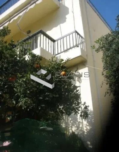 Standalone residential building 187m²  - 4