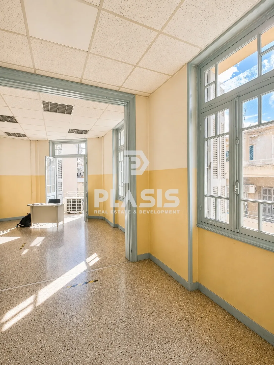 Αυτόνομο κτήριο γραφείων 2580τ.μ.  - 2