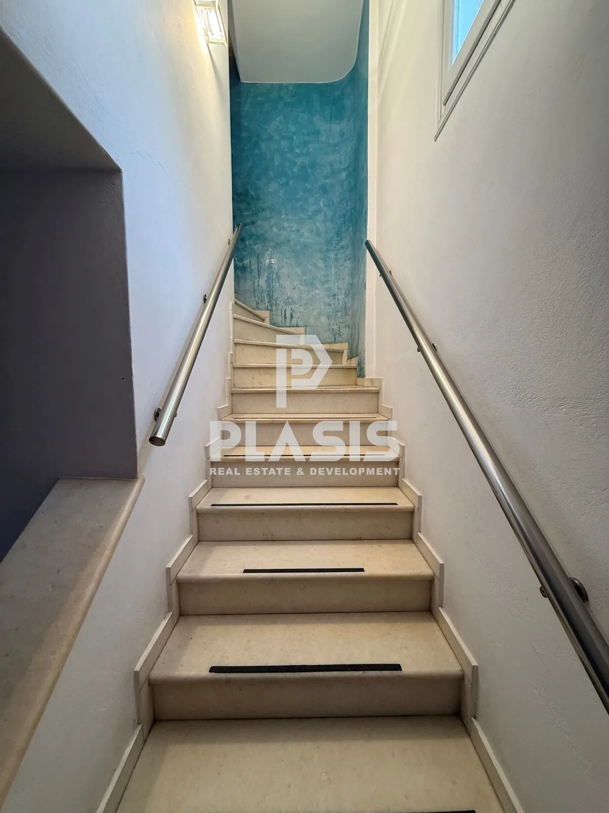 Business 250m²  - 4