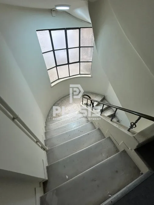 Standalone office building 2750m²  - 3