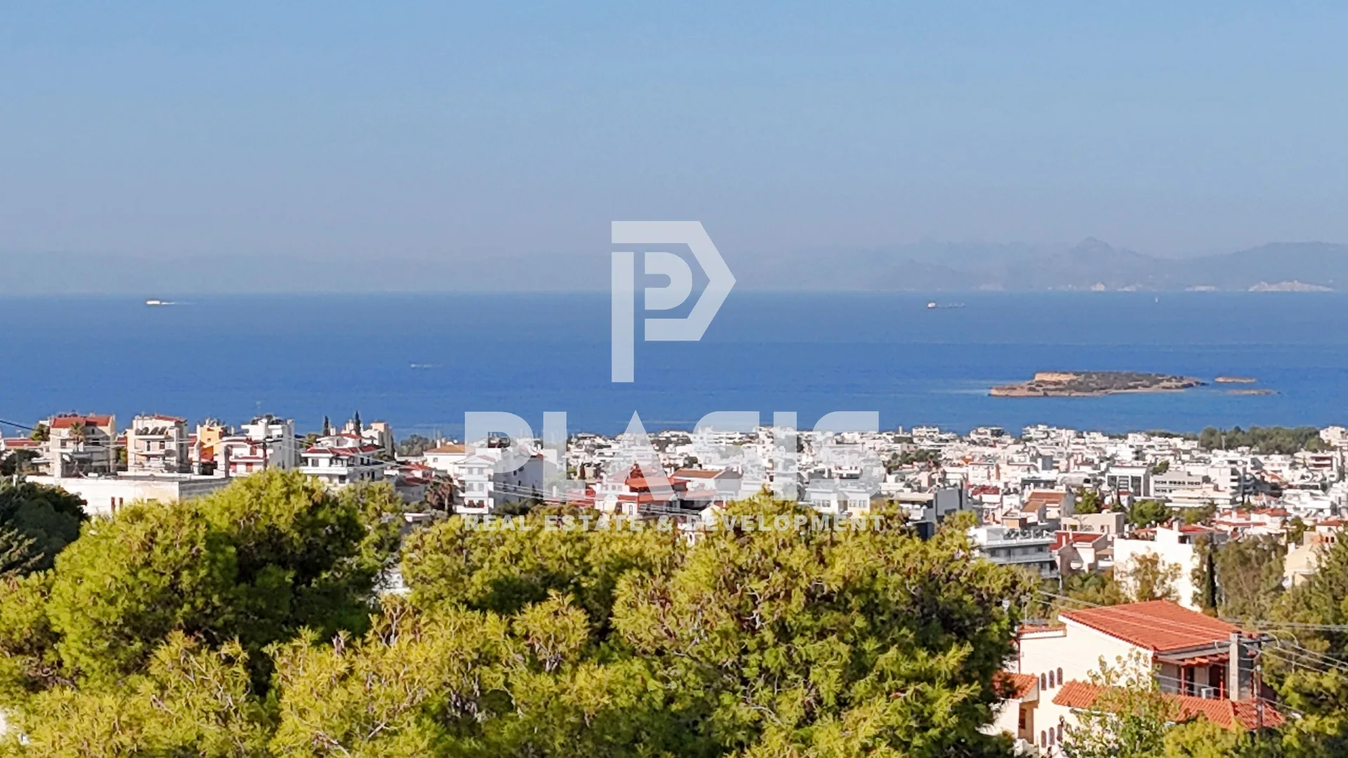 Οικόπεδο 732τ.μ.  - 4