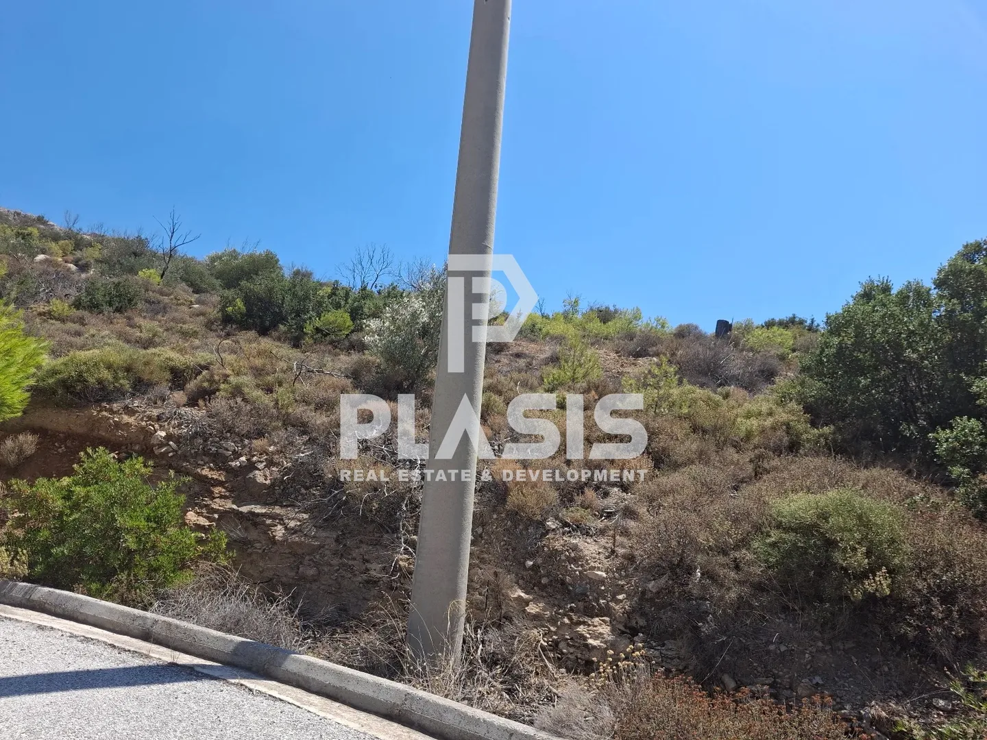 Οικόπεδο 605τ.μ.  - 3