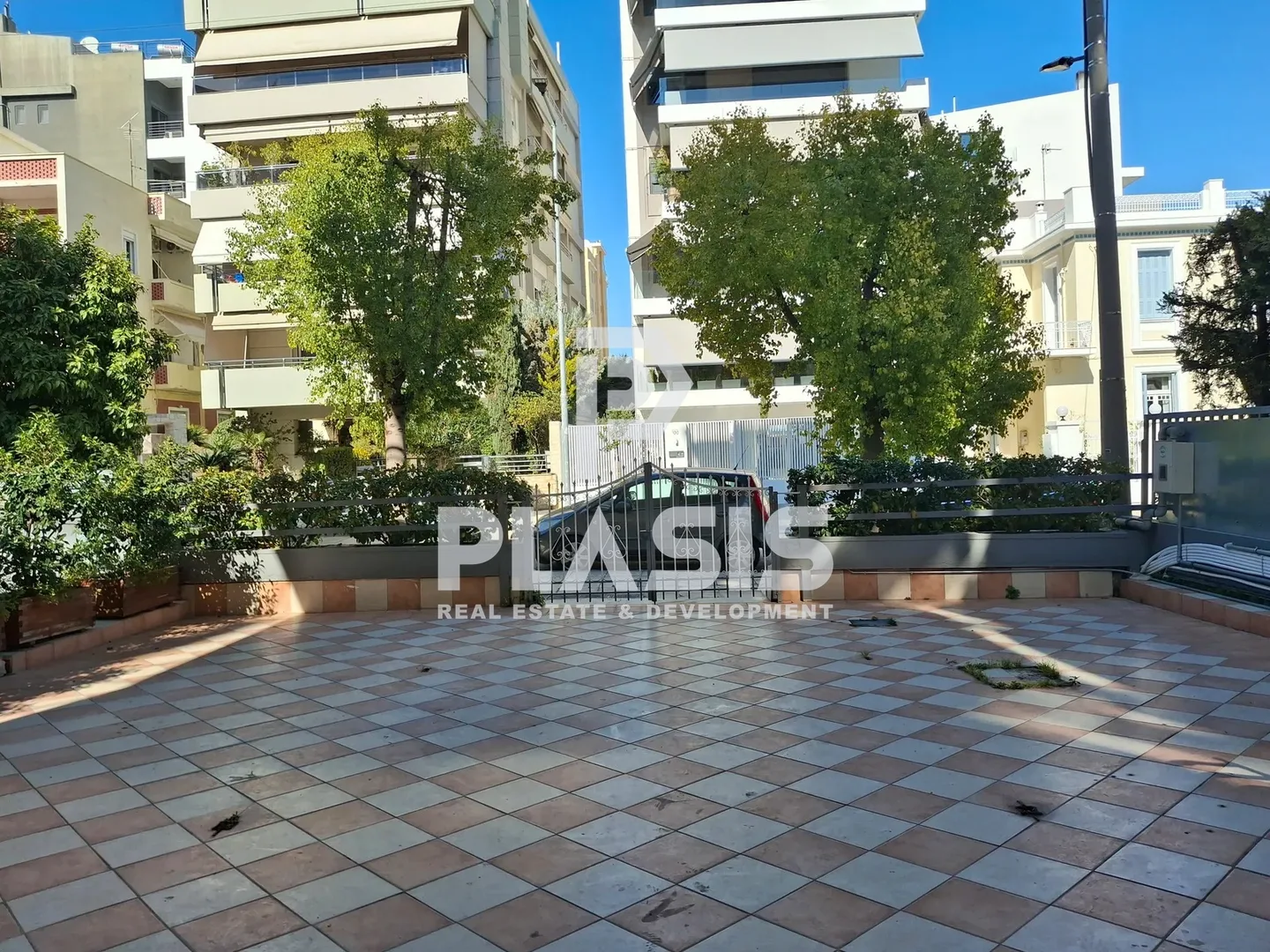 Κατάστημα 310τ.μ.  - 5