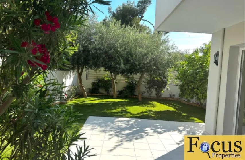 Standalone office building 400m²  - 5