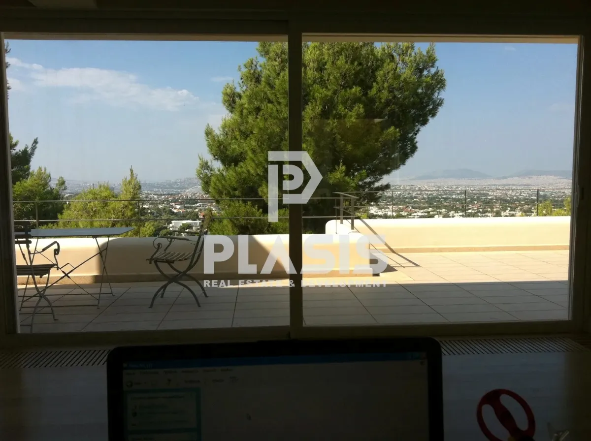 Διαμέρισμα 200τ.μ.  - 3