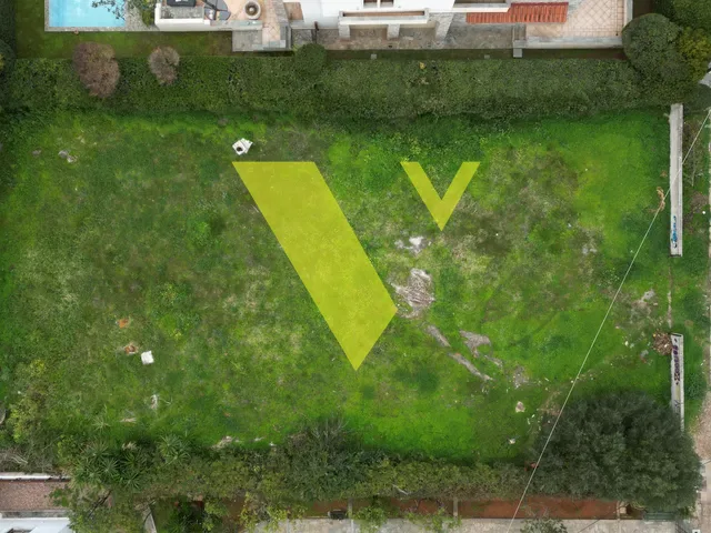 Plot 706m²  - 2