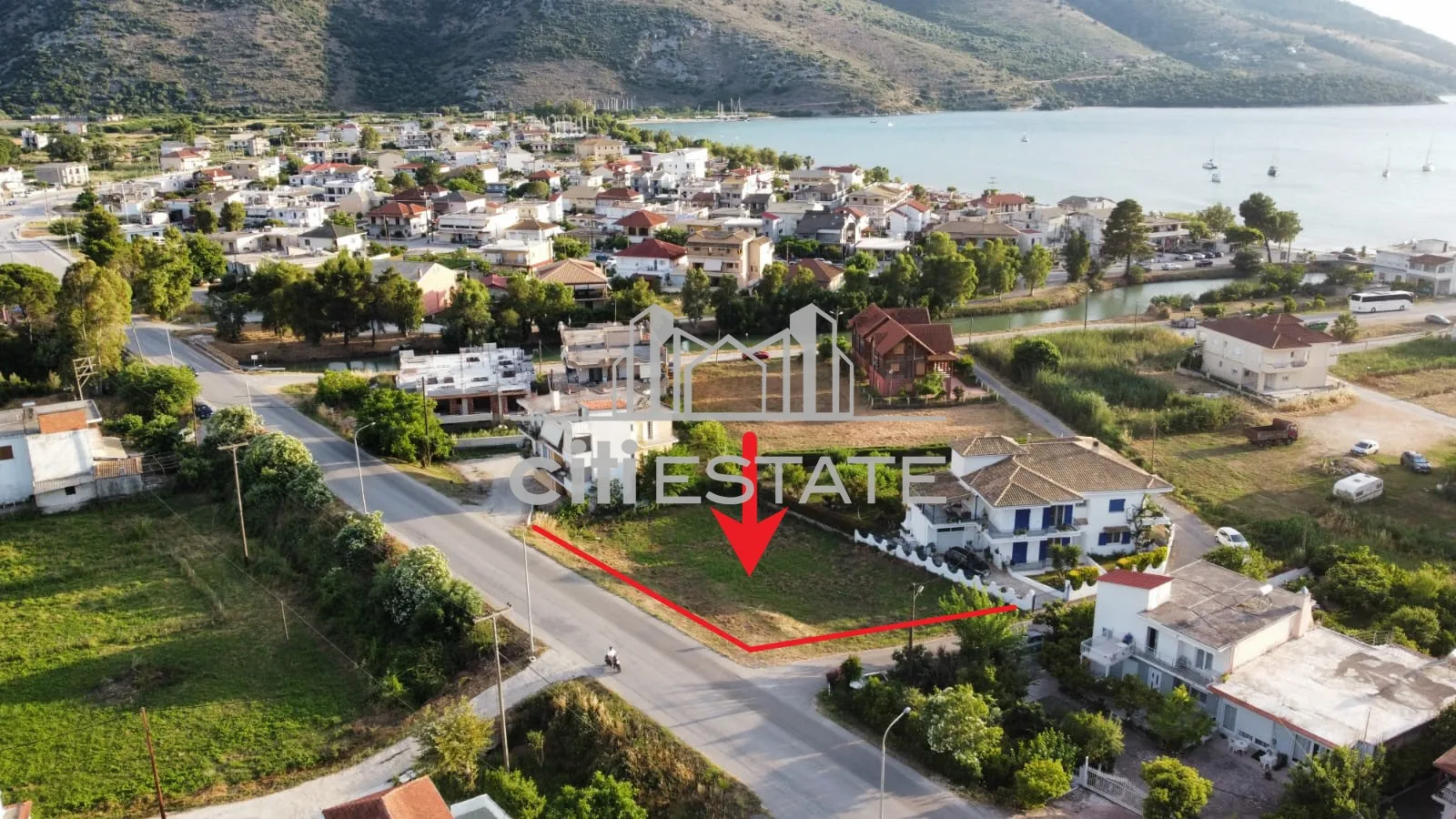 Plot 623m²  - 2