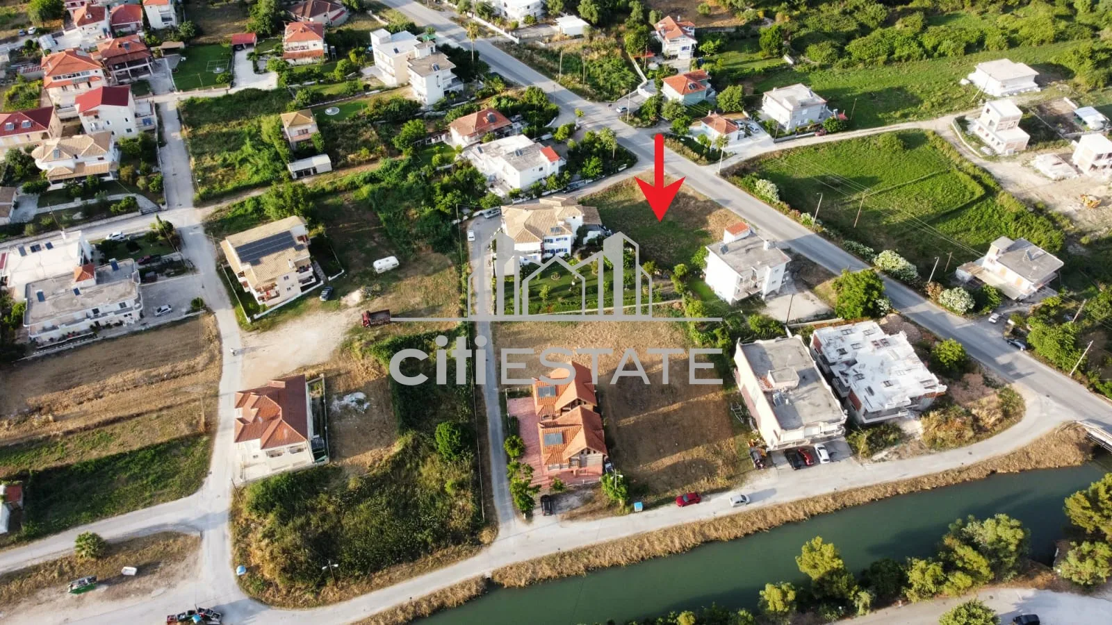 Plot 623m²  - 5