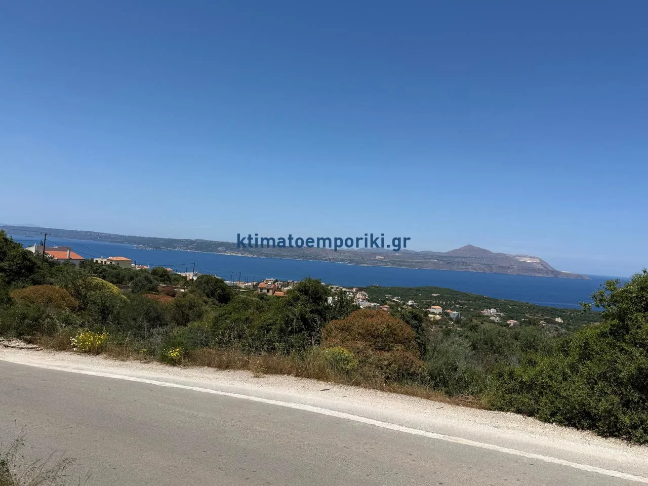 Οικόπεδο 4220τ.μ.  - 4