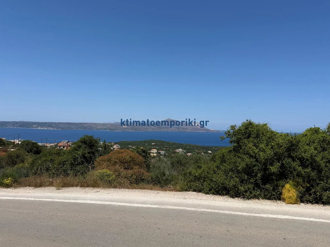 Οικόπεδο 4220τ.μ.  - 5