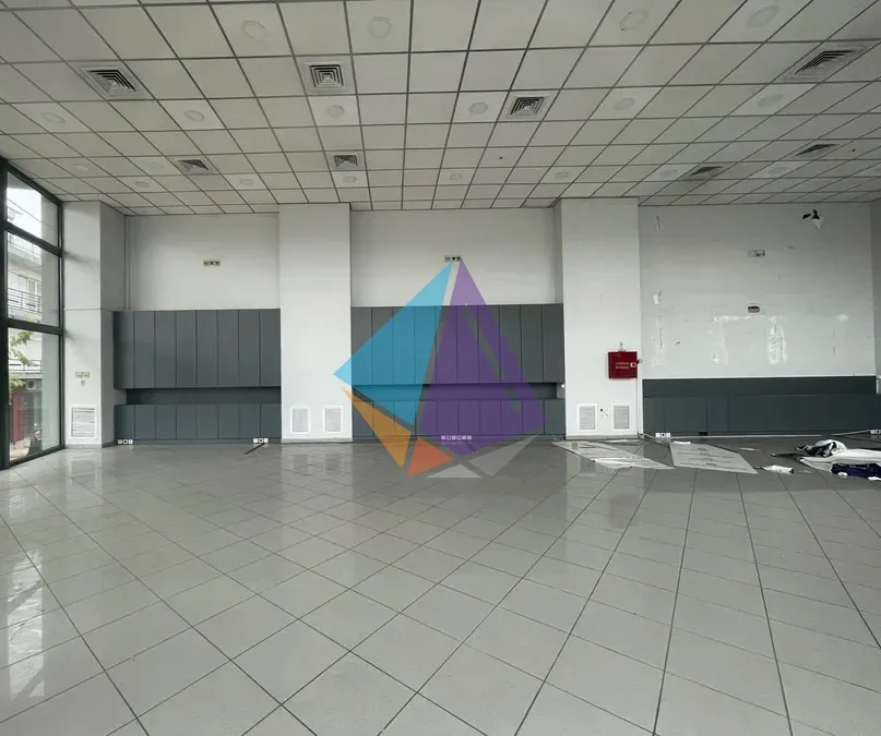 Shop 300m²  - 3