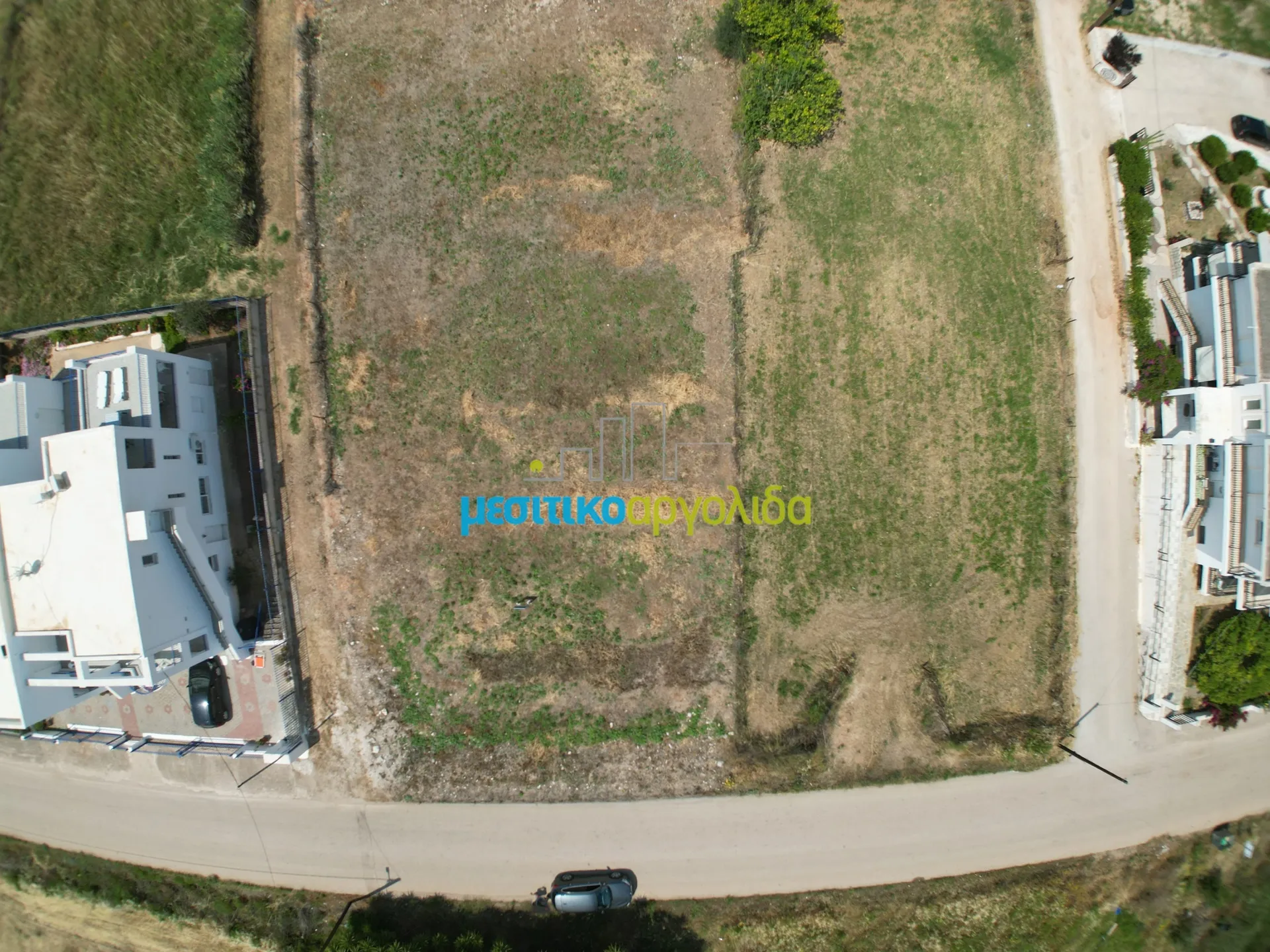 Plot 1000m²  - 3