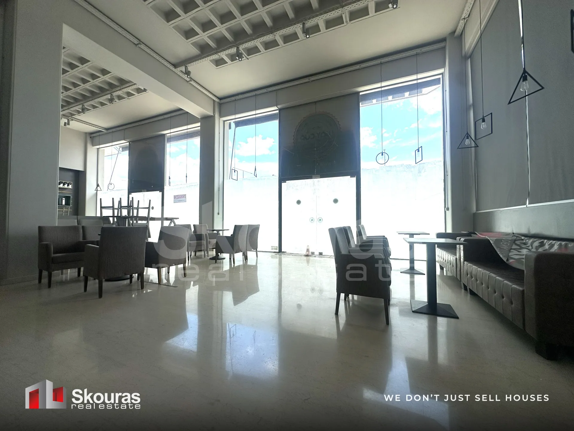 Shop 320m²  - 2