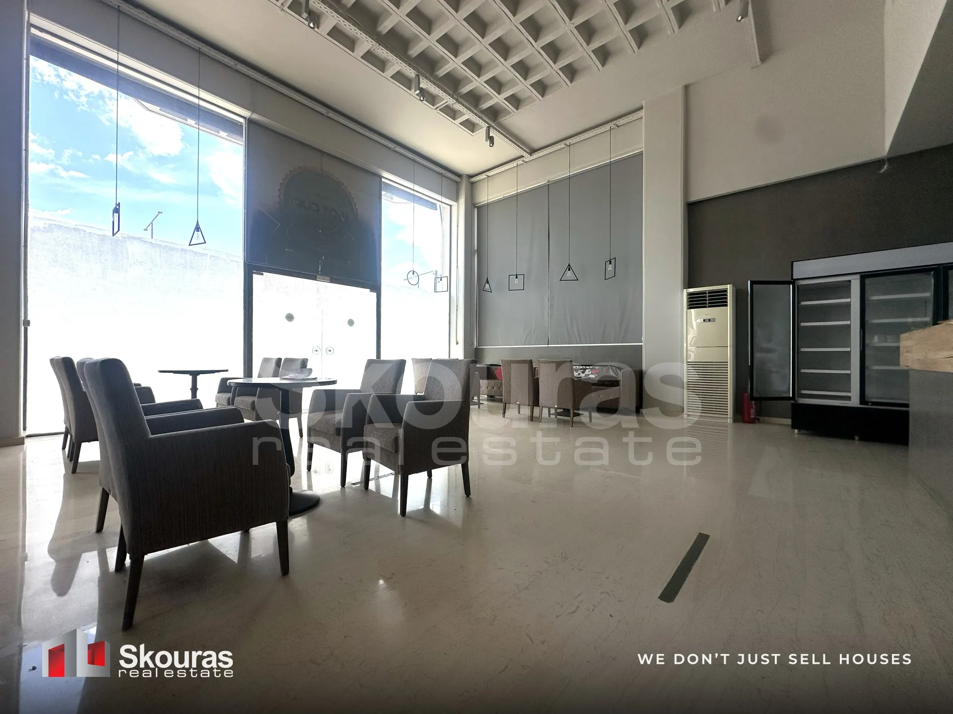 Shop 320m²  - 4