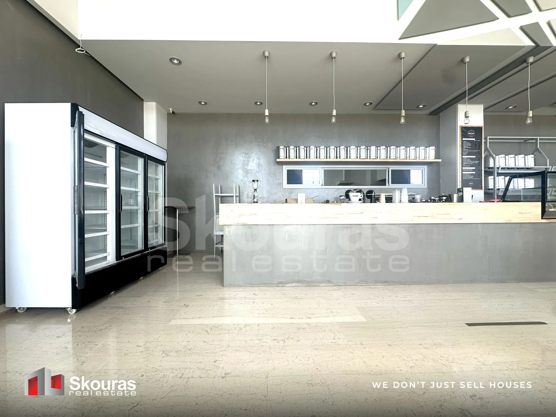 Shop 320m²  - 5