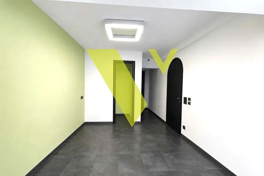 Office 80m²  - 3