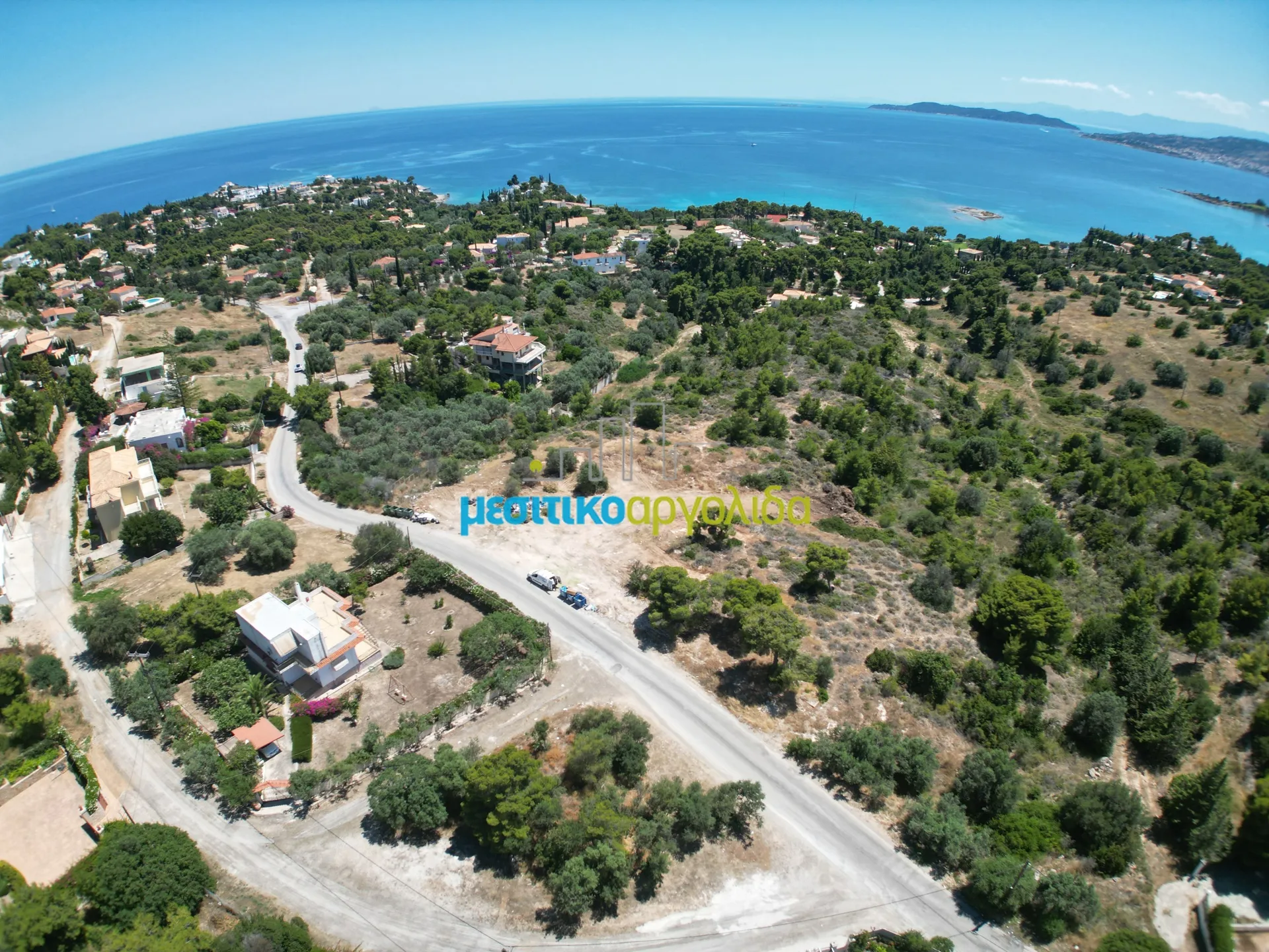 Plot 1028m²  - 3