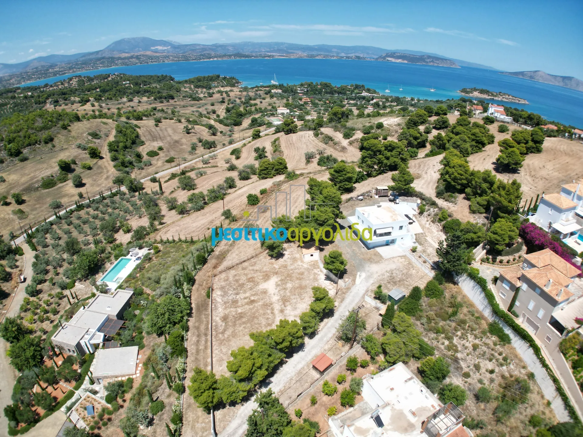 Plot 1028m²  - 5