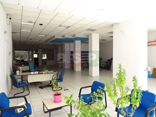 Κατάστημα 301τ.μ.  - 3