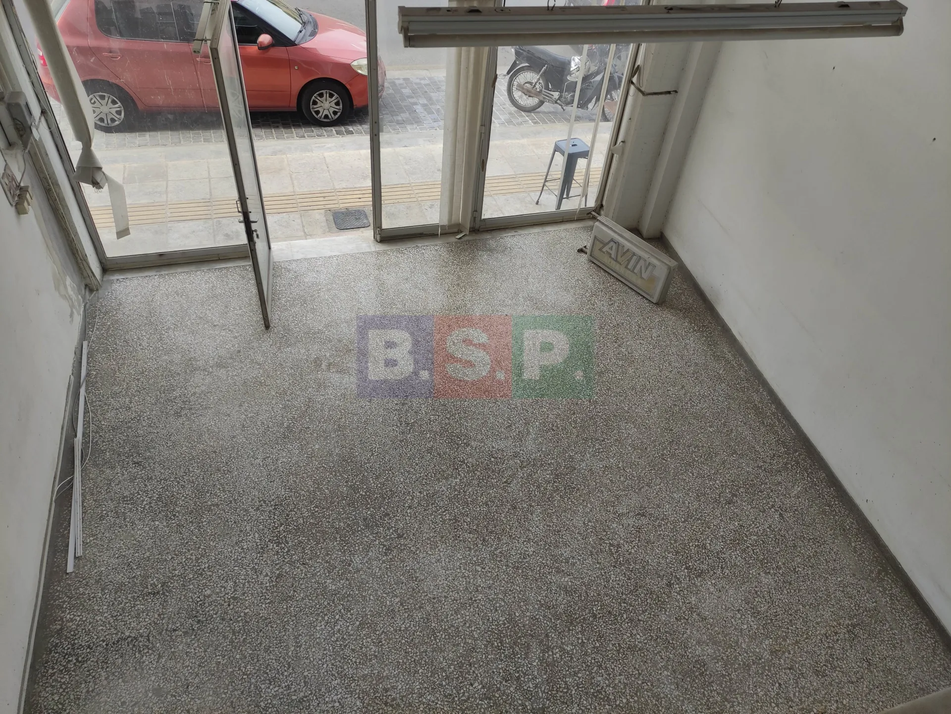 Shop 97m²  - 3