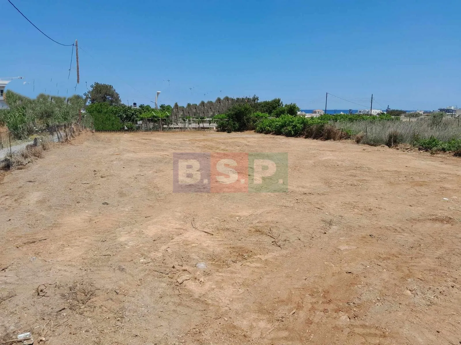 Plot 825m²  - 2