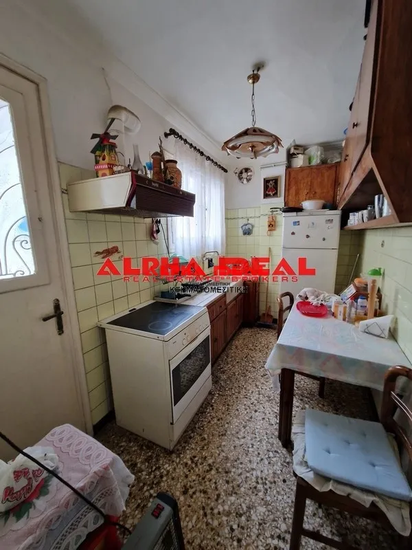 Standalone residential building 291m²  - 3
