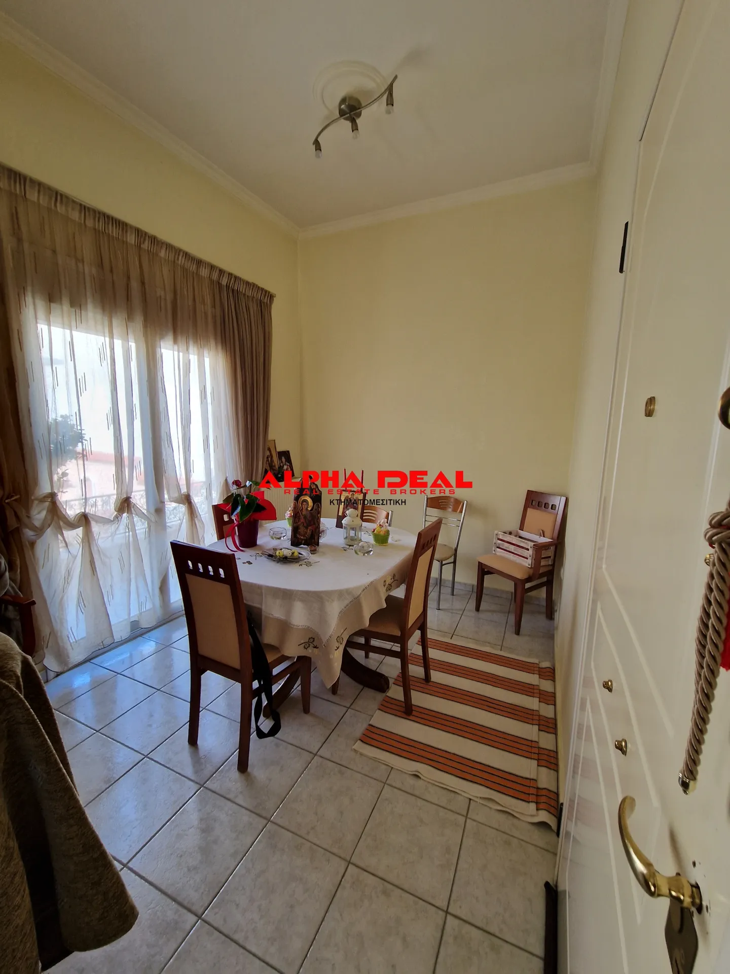 Standalone residential building 233m²  - 3