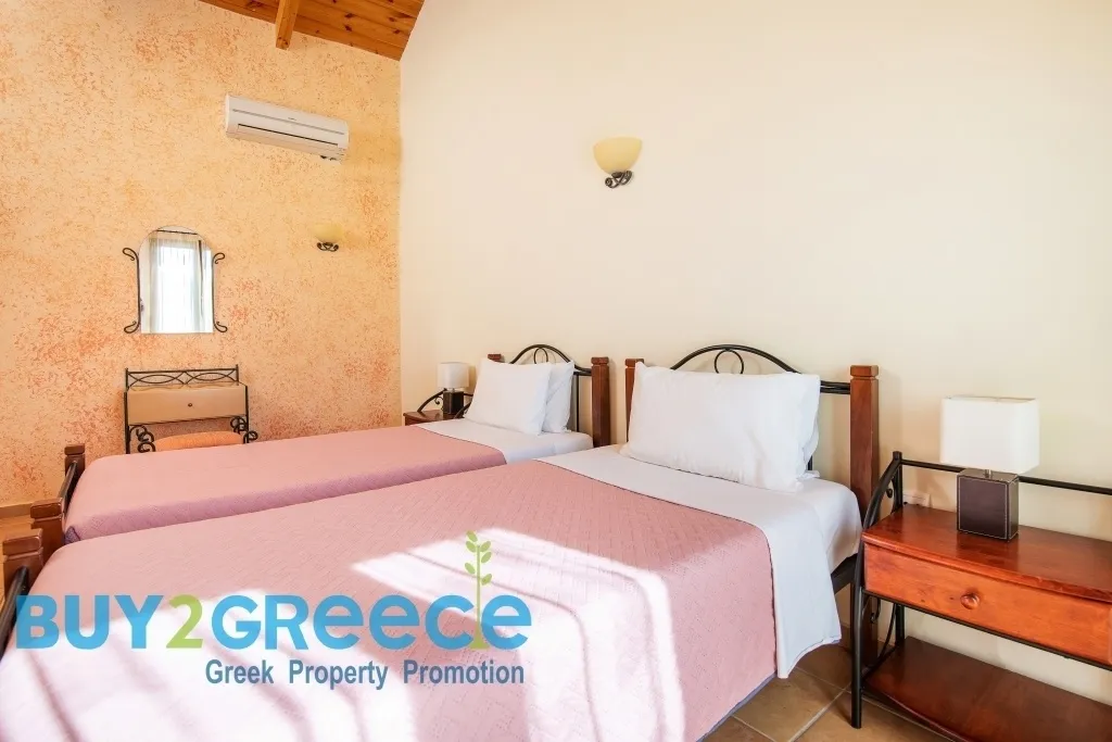 Standalone residential building 400m²  - 5