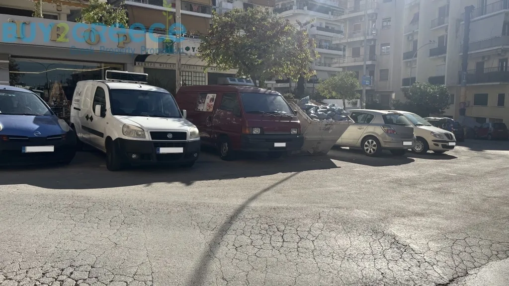 Κατάστημα 28τ.μ.  - 3
