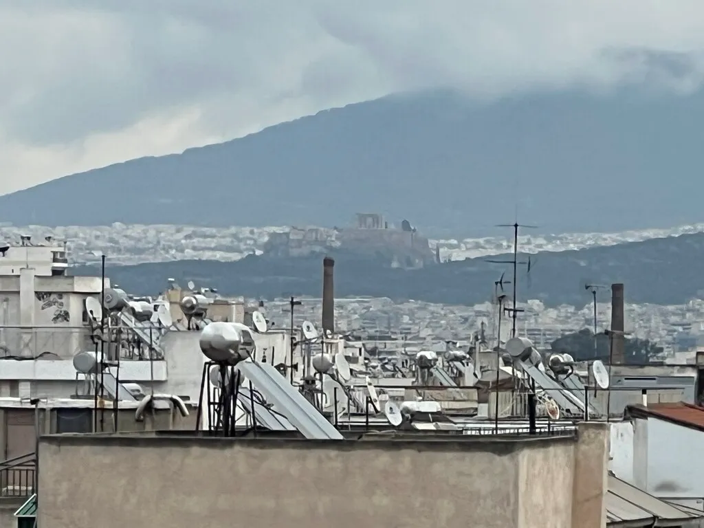 Αυτόνομο κτήριο κατοικιών 2361τ.μ.  - 3