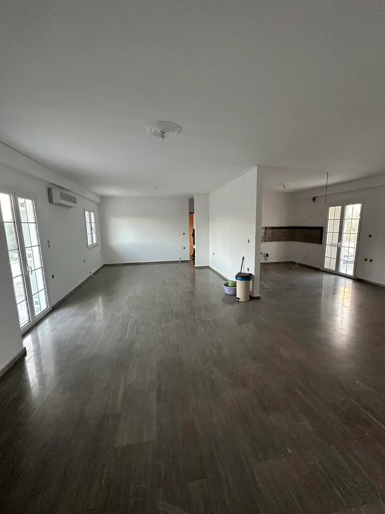 Standalone residential building 220m²  - 3