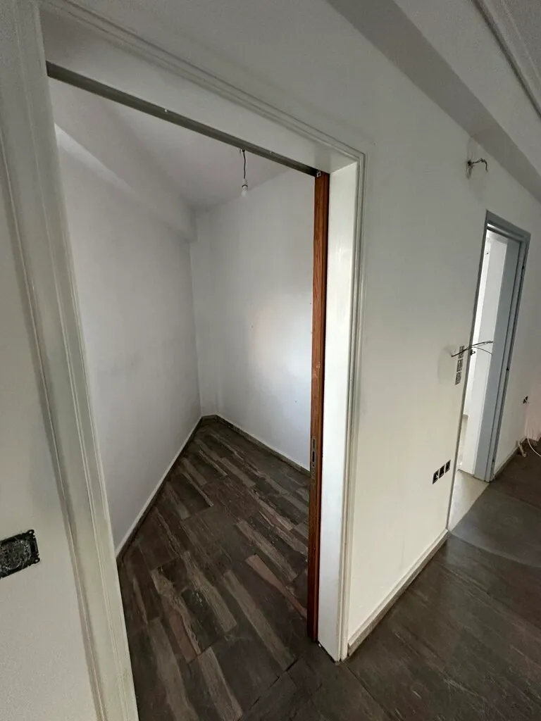 Standalone residential building 220m²  - 4