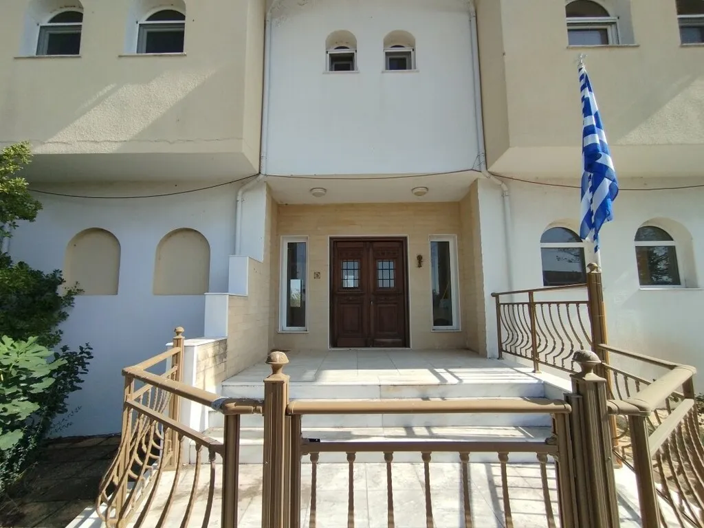 Μονοκατοικία 550τ.μ.  - 2