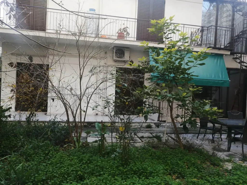 Αυτόνομο κτήριο κατοικιών 300τ.μ.  - 5