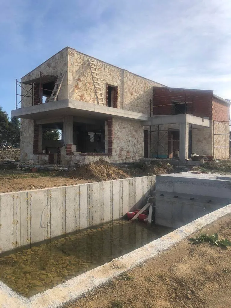 Μονοκατοικία 220τ.μ.  - 2