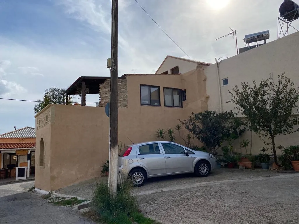 Standalone residential building 200m²  - 3