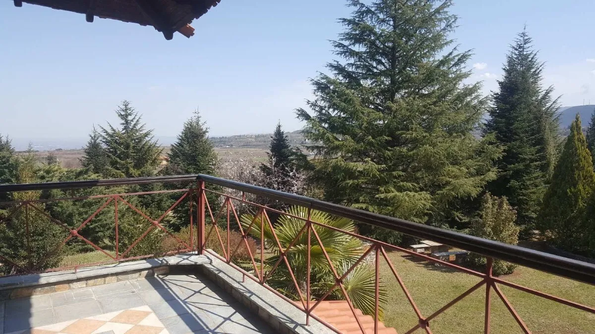Μονοκατοικία 350τ.μ.  - 4