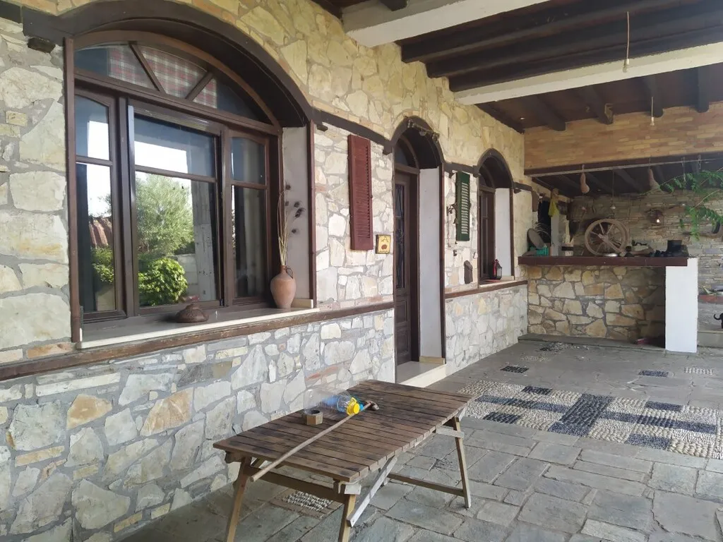 Αυτόνομο κτήριο κατοικιών 850τ.μ.  - 3